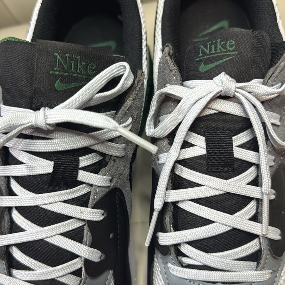 Nike Air Max Excee - Men's Size 10 (Black, Grey, Green & White) - Picture 15 of 16
